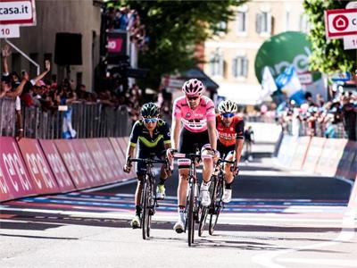 Giro d'Italia 2024: Tappa intermedia con tribuna Fiè allo Sciliar